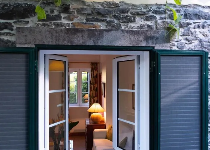 Ourmadeira - Casa Vinhas, Charming 아파트 푼샬