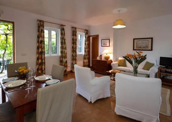 Ourmadeira - Casa Vinhas, Charming 아파트 푼샬